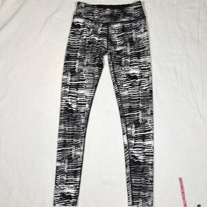 Beyond Yoga Tiger Zebra Striped Leggings XS Black Animal Print Black White